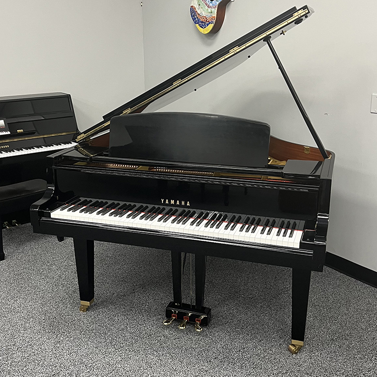 Yamaha 5'# pre-owned gh1 baby grand piano - made in japan in 1988 - polished ebony finish