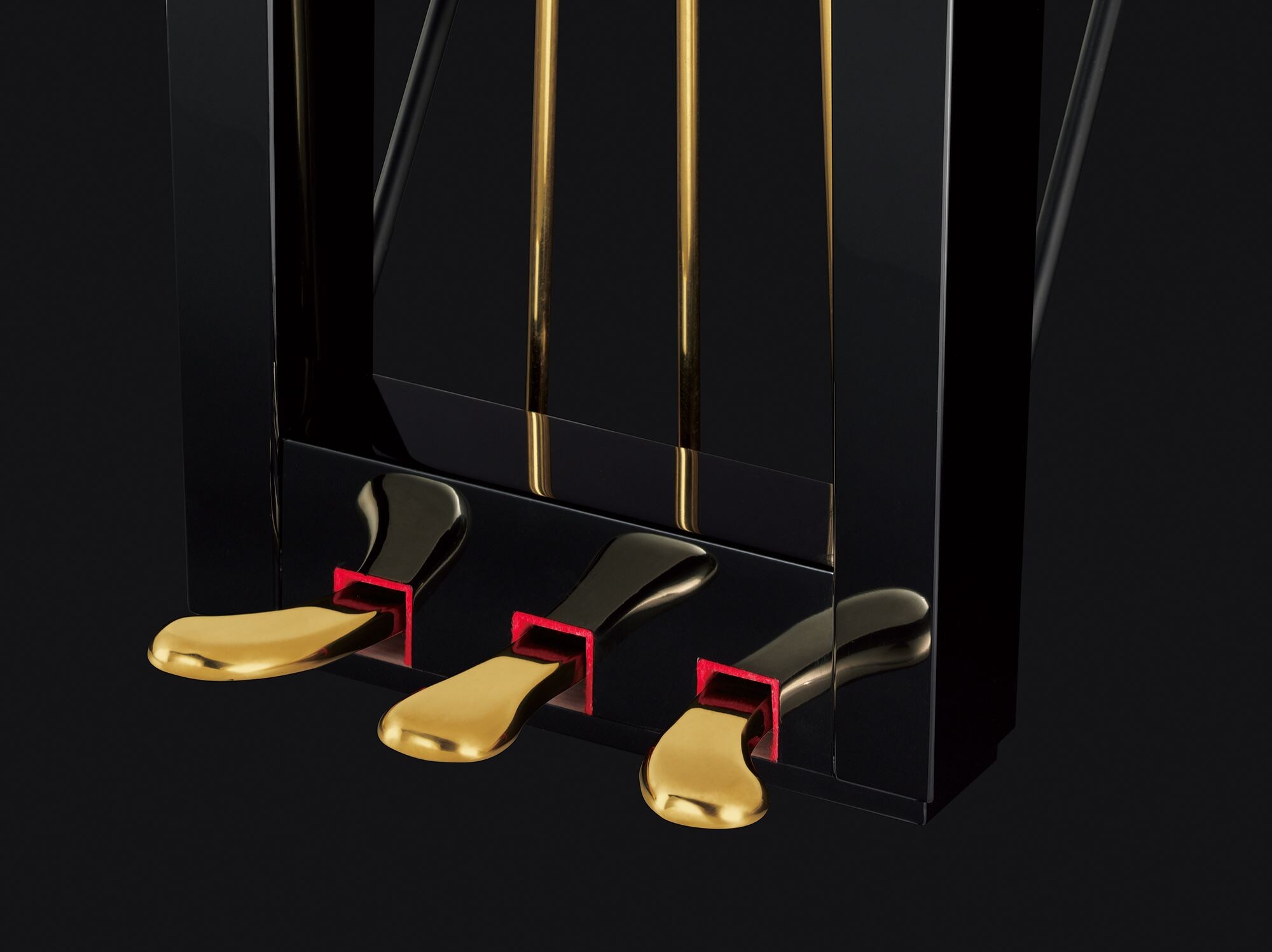 Redesigned minimalist pedal lyre on the Yamaha CF4