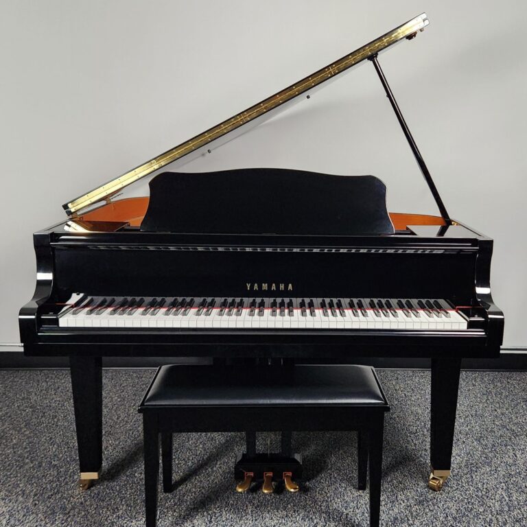 yamaha ga1 in polished ebony with bench for sale